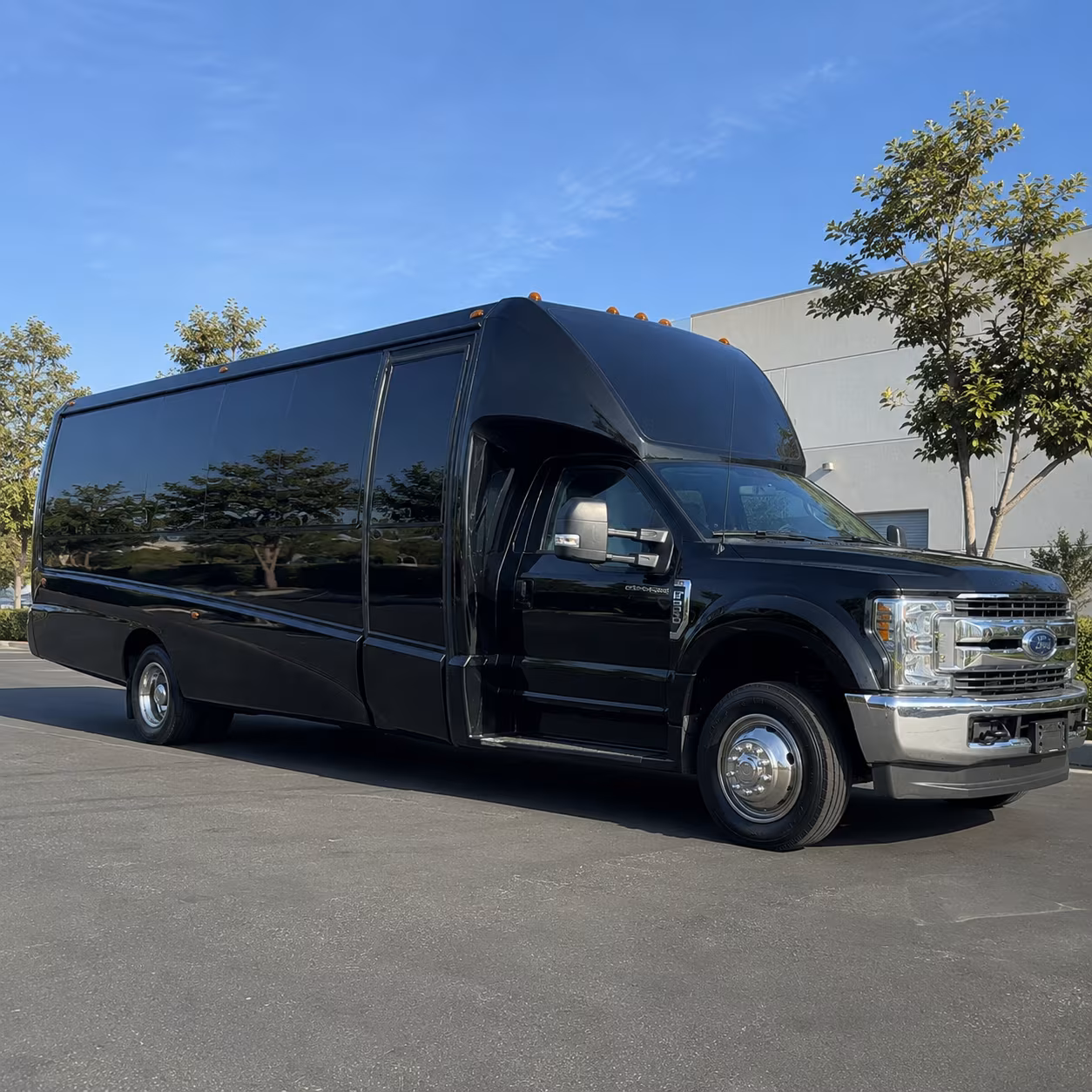 Princeton Winery Tour & Pub Crawl Transportation party bus exterior