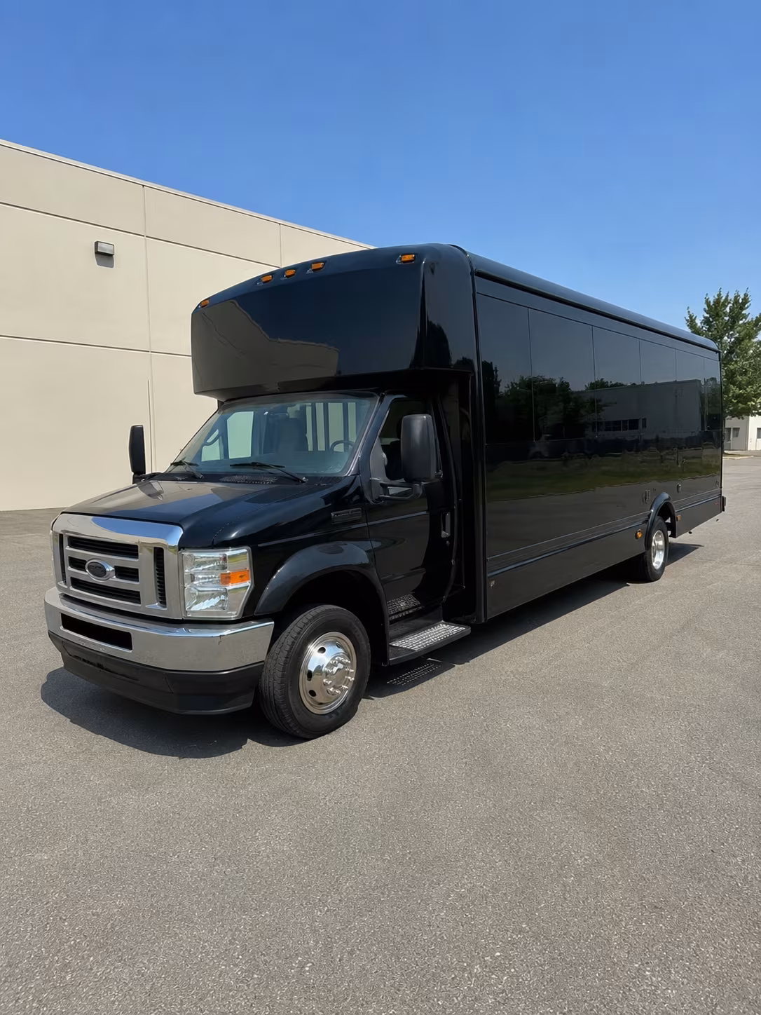 Princeton Winery Tour & Pub Crawl Transportation party bus exterior