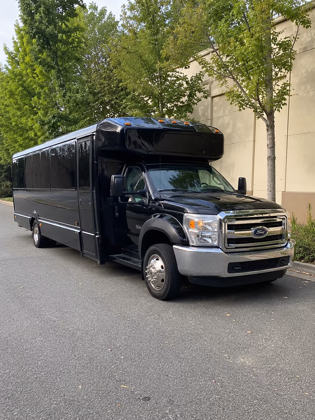 Princeton Winery Tour & Pub Crawl Transportation party bus exterior